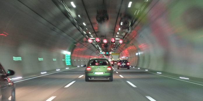 Tunnels veilig auto